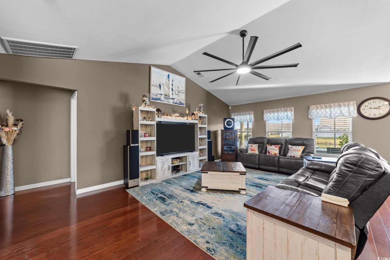 892 Bonita Loop Photo 7