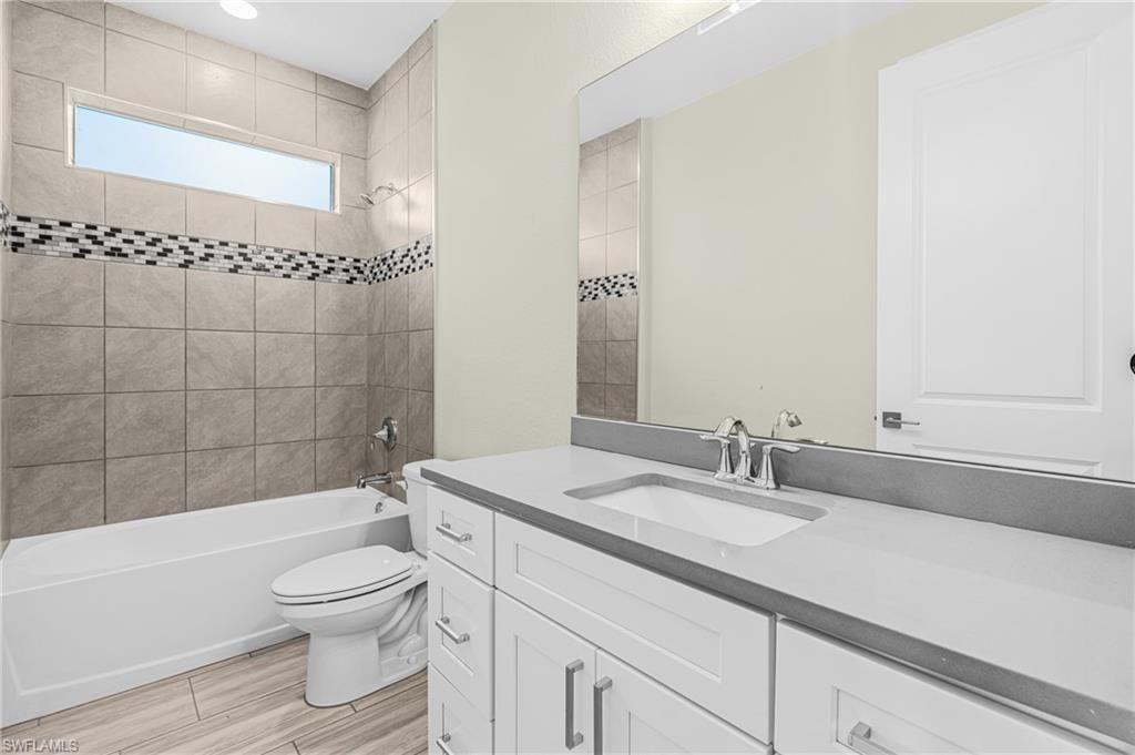 913 NW 33rd Pl, Cape Coral, FL 33993 Photo