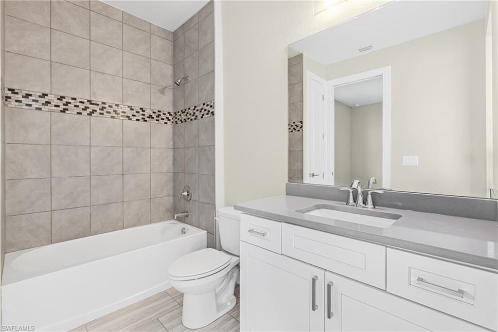 913 NW 33rd Pl, Cape Coral, FL 33993 Photo