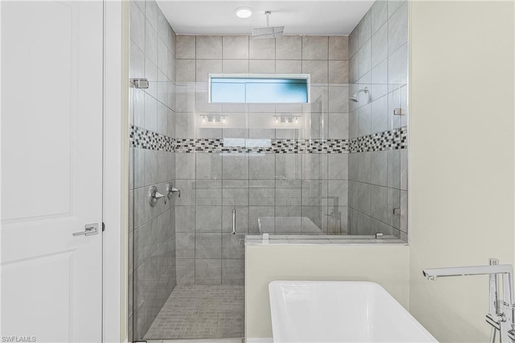913 NW 33rd Pl, Cape Coral, FL 33993 Photo