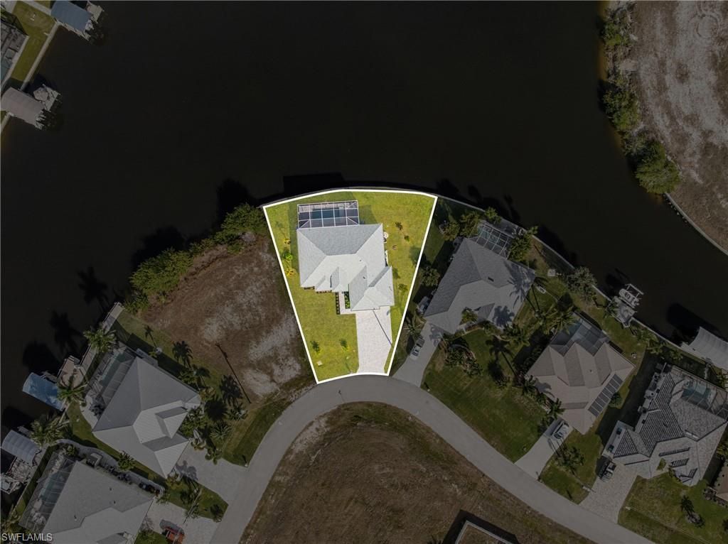 913 NW 33rd Pl, Cape Coral, FL 33993 Photo