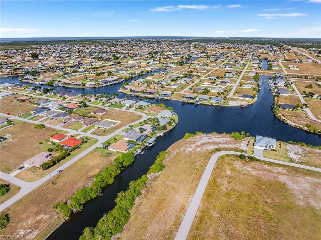 913 NW 33rd Pl, Cape Coral, FL 33993 Photo