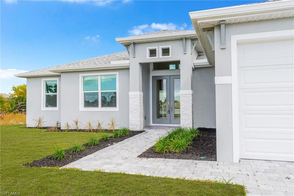 913 NW 33rd Pl, Cape Coral, FL 33993 Photo