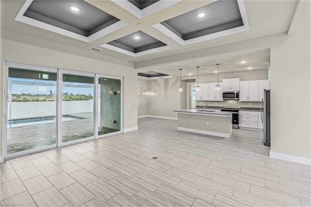 913 NW 33rd Pl, Cape Coral, FL 33993 Photo