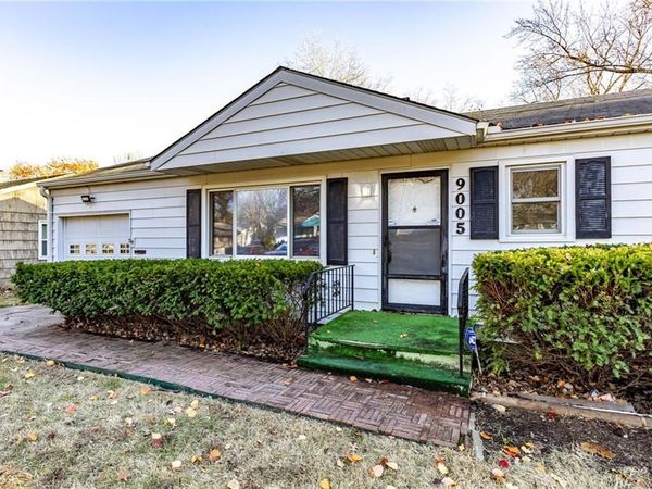 9005 E 74th Street, Raytown, MO 64133