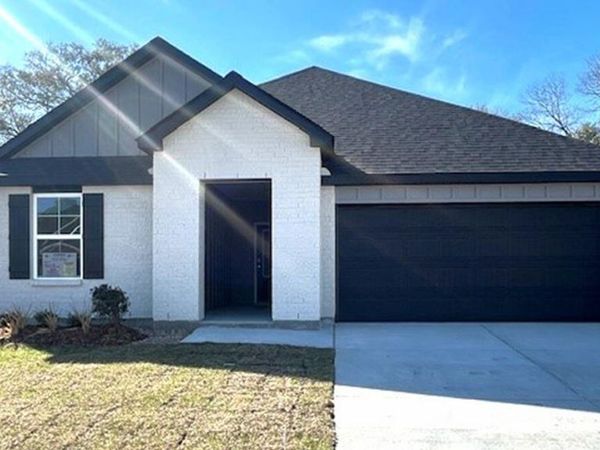 121 Harvest Falls Drive, Broussard, LA 70518