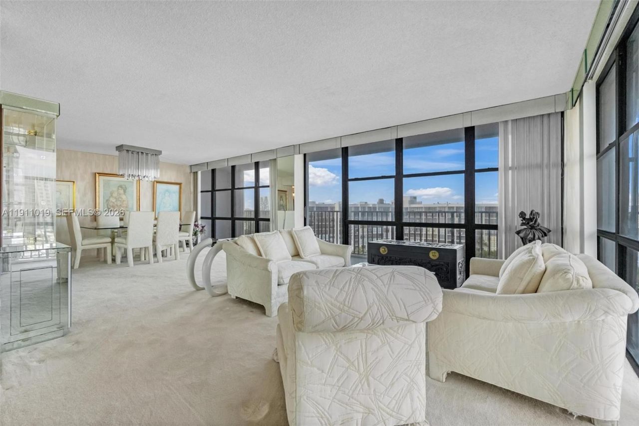 800 Parkview Dr, Unit 1021, Hallandale Beach, FL 33009 Photo