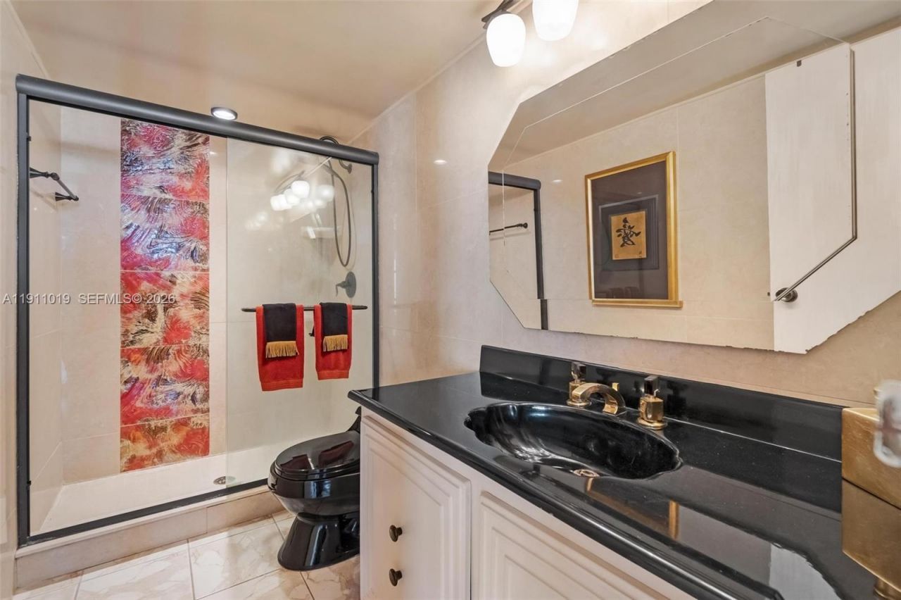 800 Parkview Dr, Unit 1021, Hallandale Beach, FL 33009 Photo