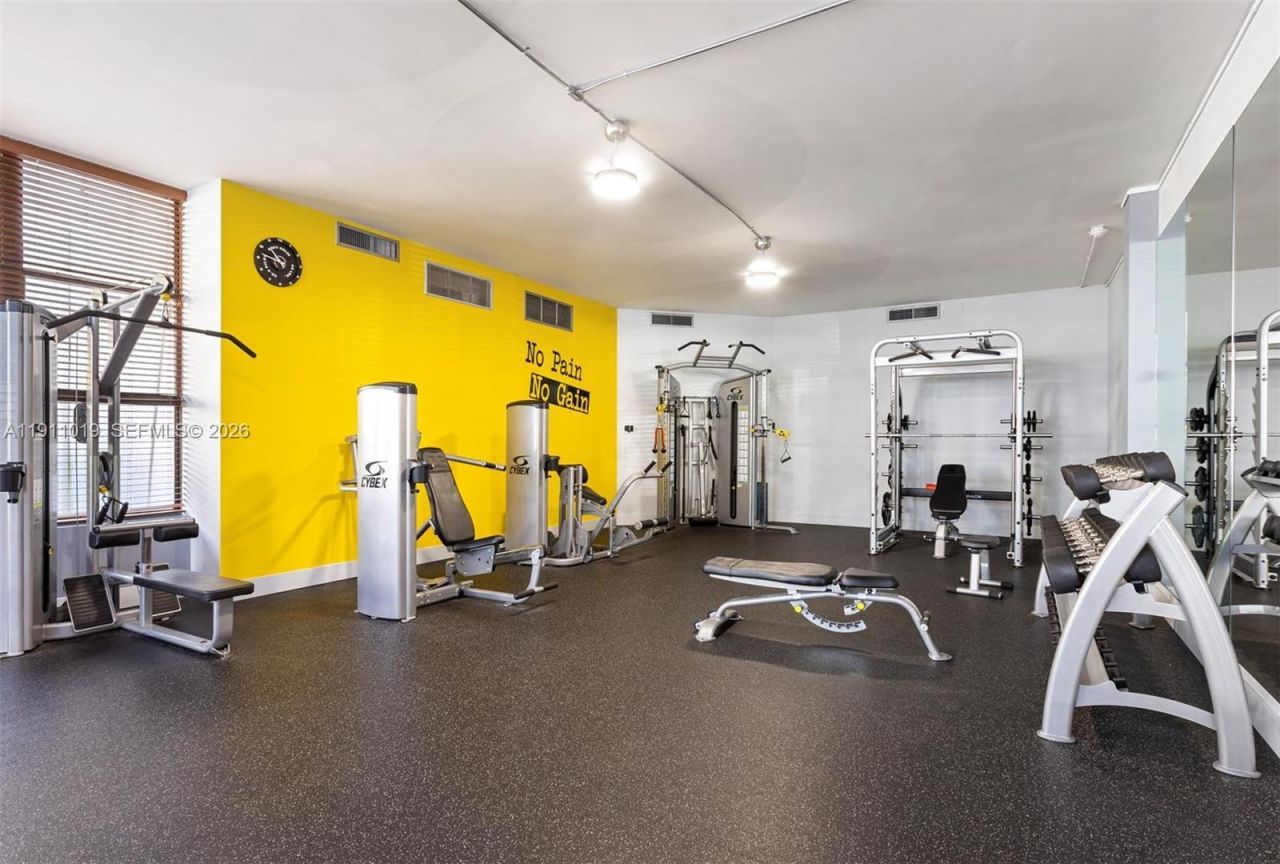 800 Parkview Dr, Unit 1021, Hallandale Beach, FL 33009 Photo