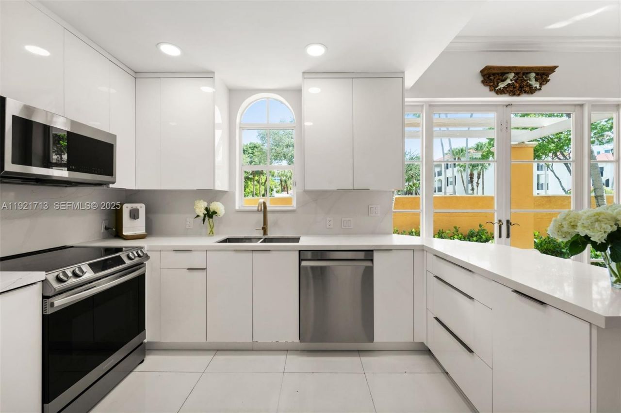 18475 NE 30th Pl, Aventura, FL 33160 Photo