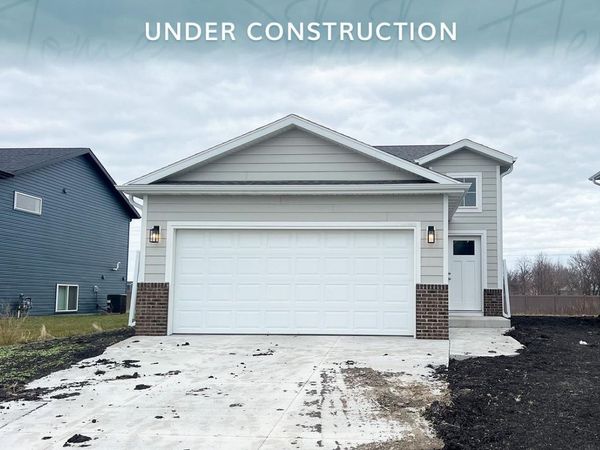 846 1 Avenue, Horace, ND 58047