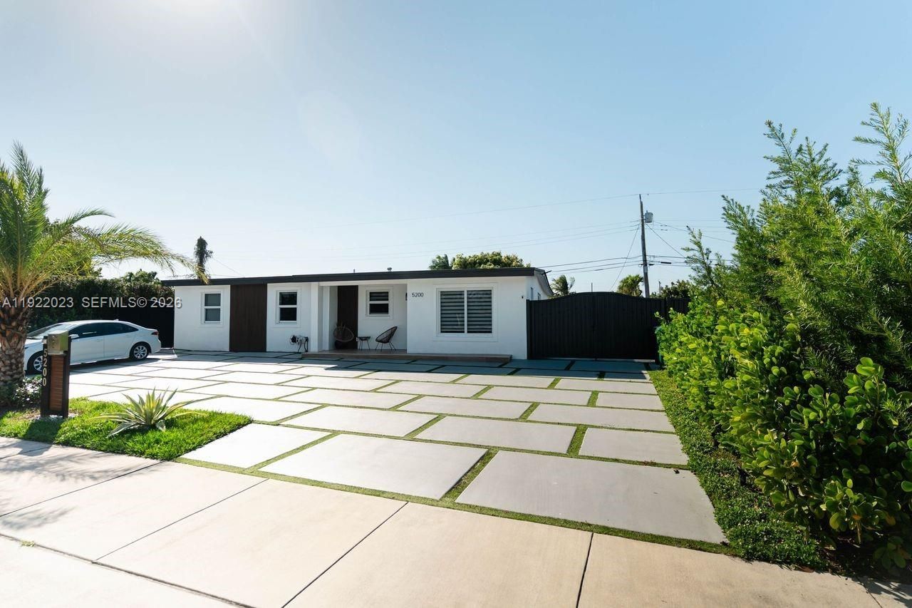 5200 SW 114th Ct, Miami, FL 33165 Photo