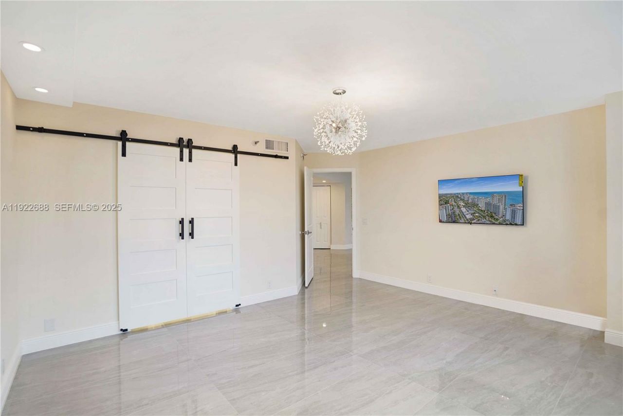 3500 Mystic Pointe Dr, Unit 1206, Aventura, FL 33180 Photo