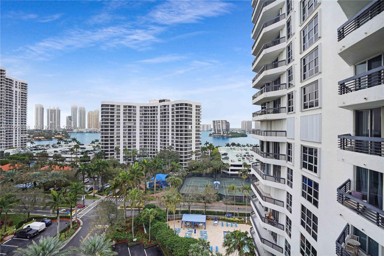 3500 Mystic Pointe Dr, Unit 1206, Aventura, FL 33180 Photo