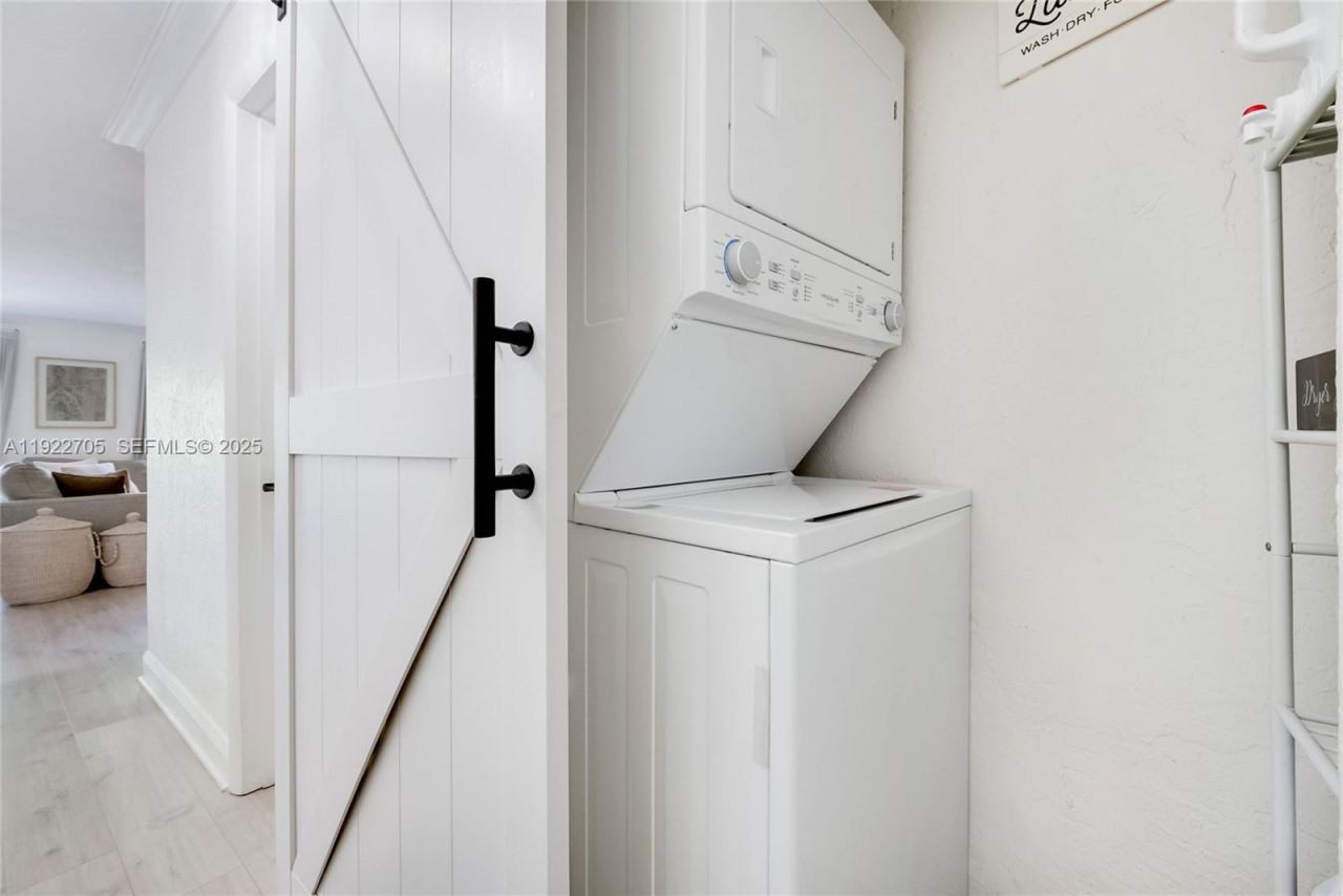 8650 SW 67th Ave, Unit 1042, Pinecrest, FL 33156 Photo