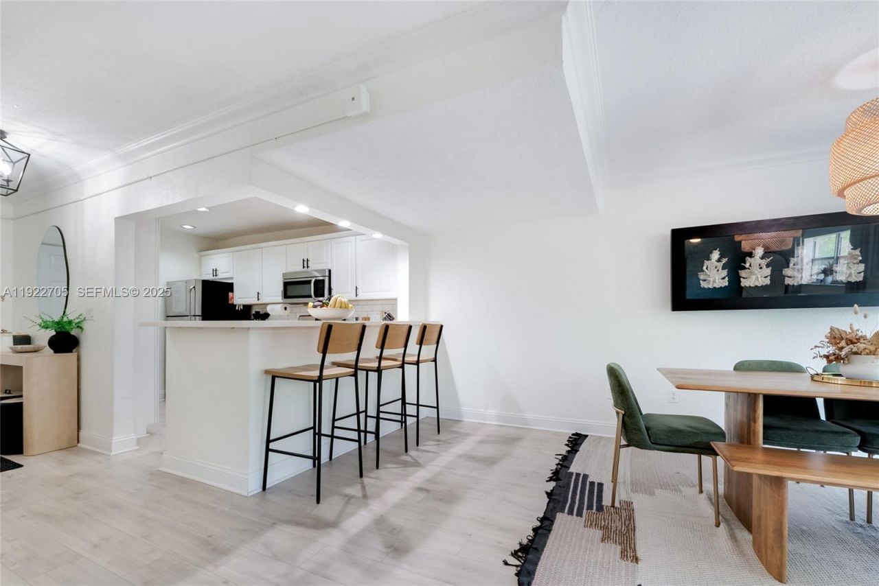 8650 SW 67th Ave, Unit 1042, Pinecrest, FL 33156 Photo