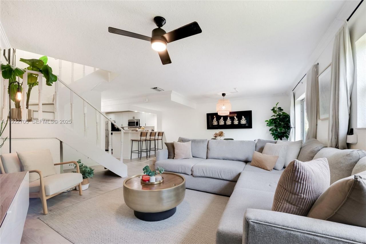 8650 SW 67th Ave, Unit 1042, Pinecrest, FL 33156 Photo