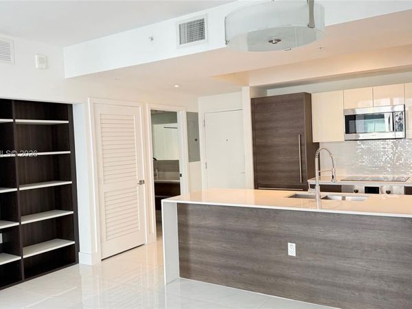 301 Altara Ave, Unit 705, Coral Gables, FL 33146