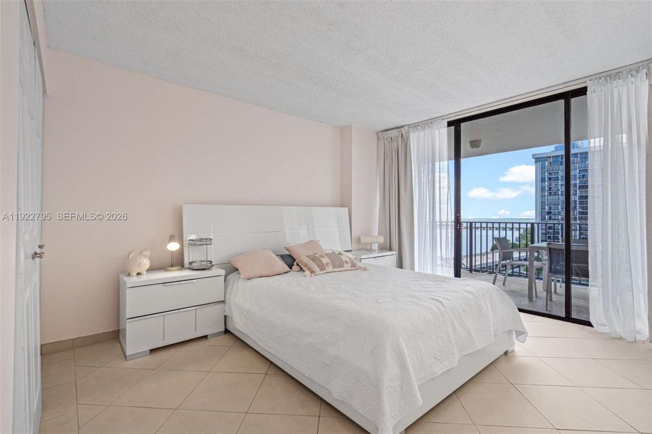 1865 Brickell Ave, Unit A1013, Miami, FL 33129 Photo