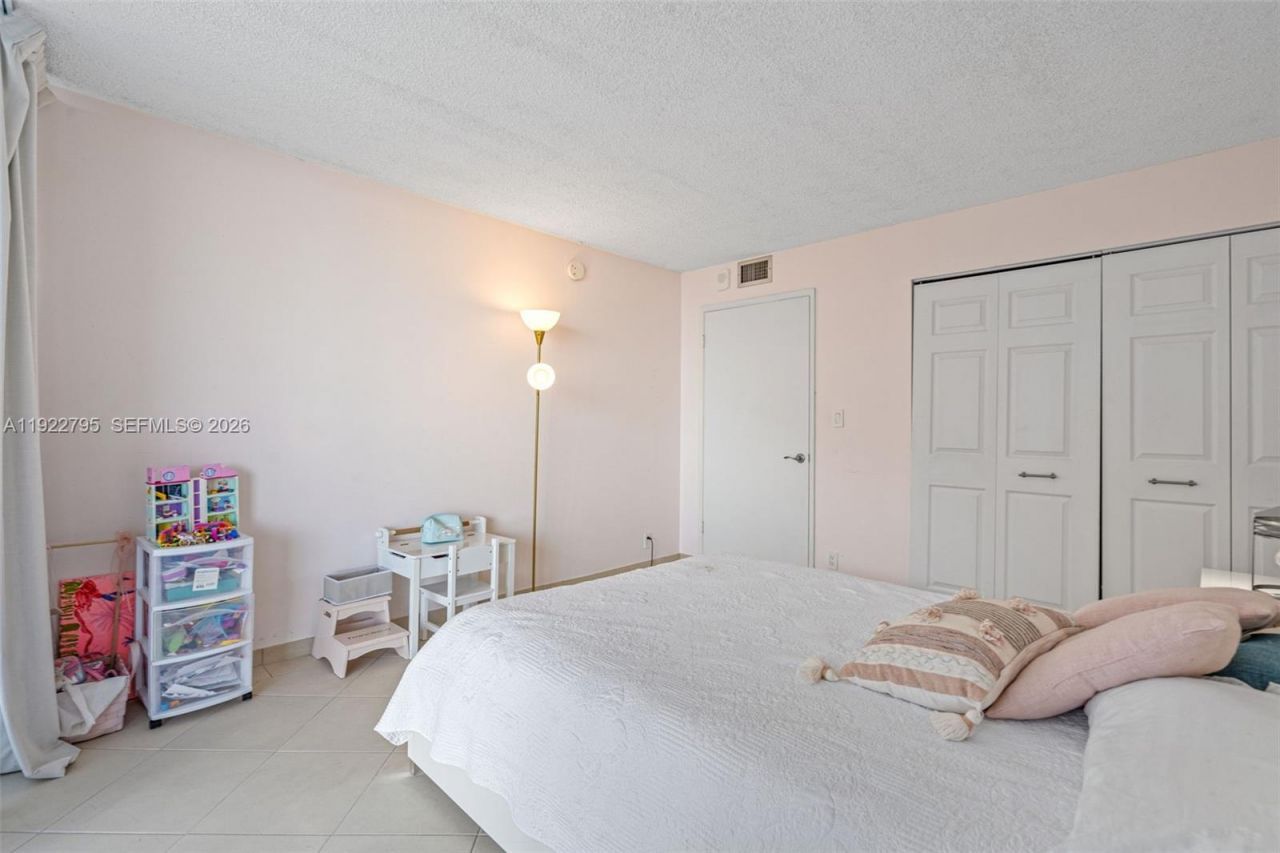 1865 Brickell Ave, Unit A1013, Miami, FL 33129 Photo