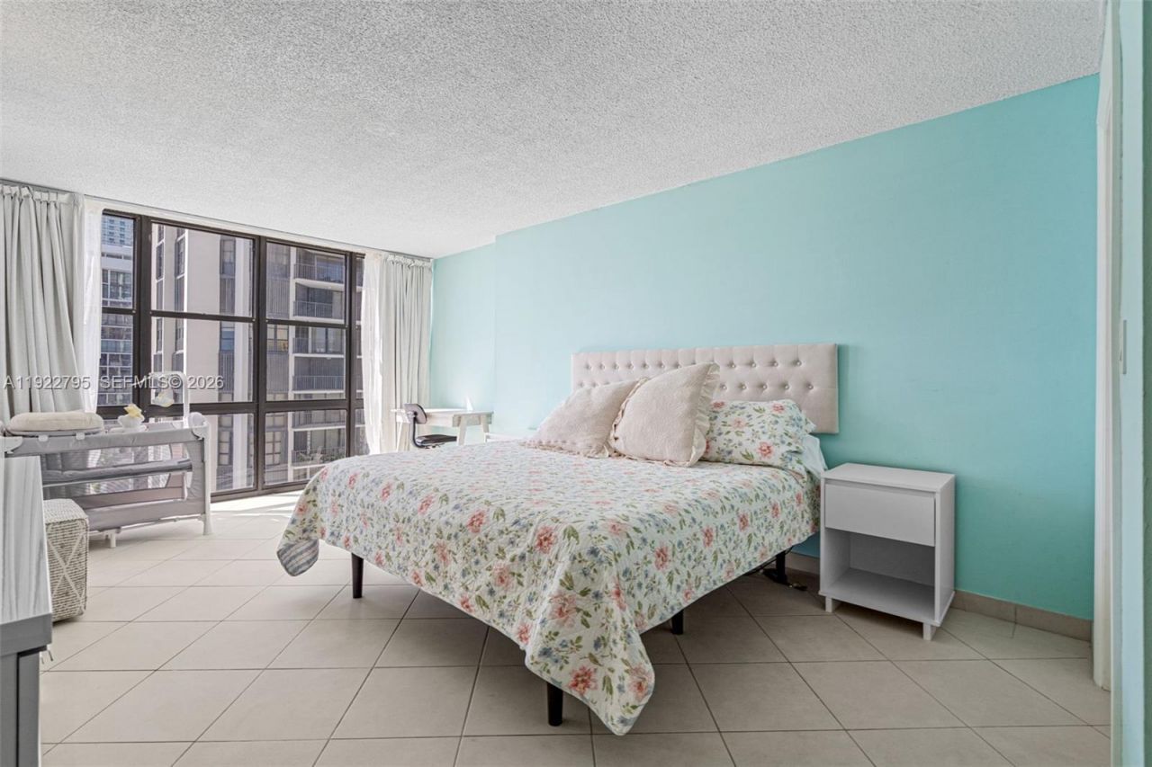 1865 Brickell Ave, Unit A1013, Miami, FL 33129 Photo