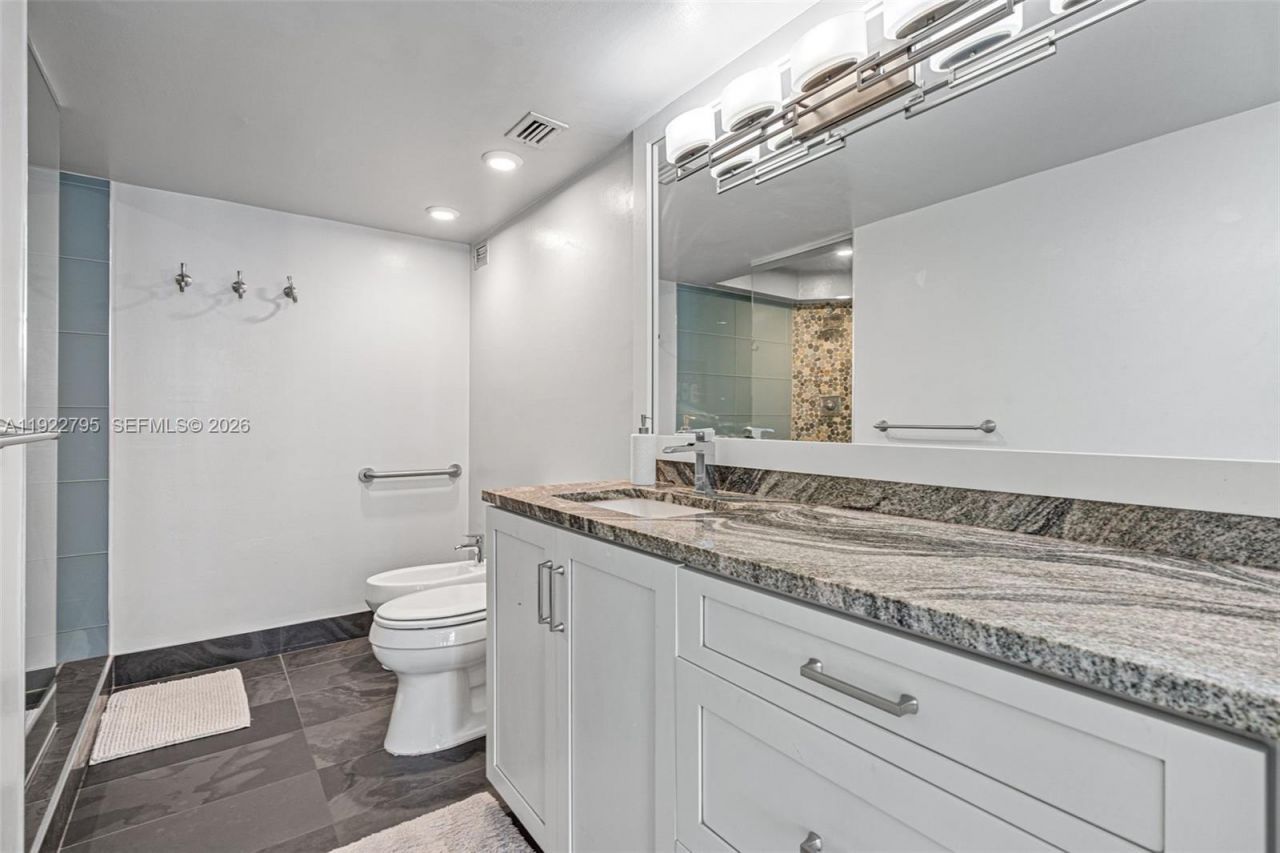 1865 Brickell Ave, Unit A1013, Miami, FL 33129 Photo