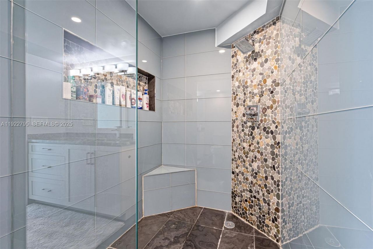 1865 Brickell Ave, Unit A1013, Miami, FL 33129 Photo