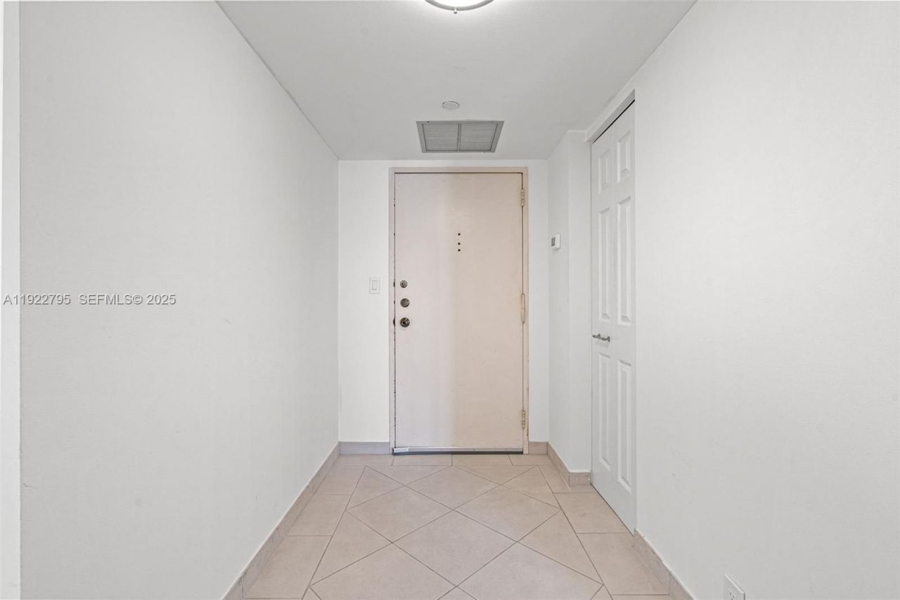 1865 Brickell Ave, Unit A1013, Miami, FL 33129 Photo