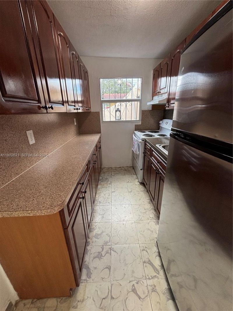 2912 NW 32nd St, Miami, FL 33142 Photo