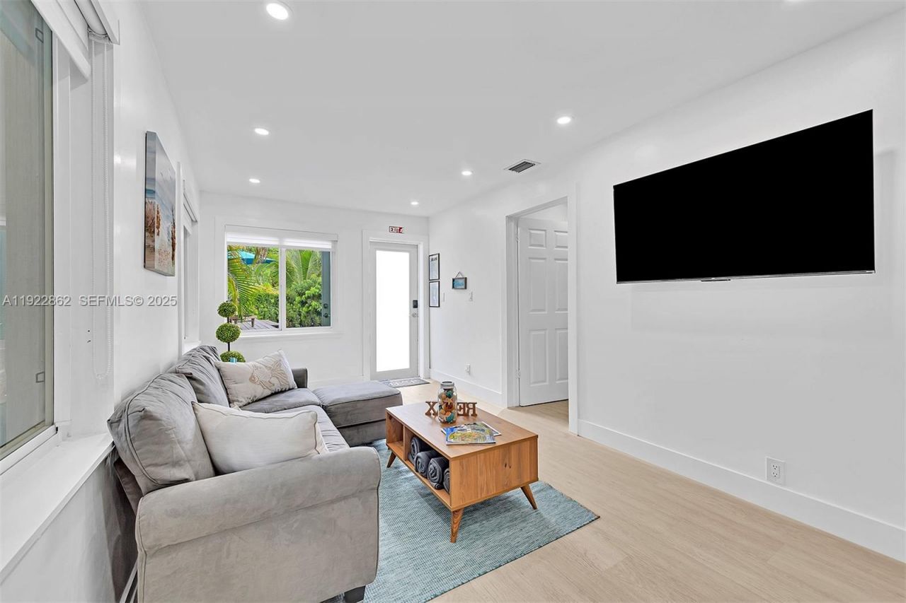 1960 Riverside Dr, Fort Lauderdale, FL 33312 Photo