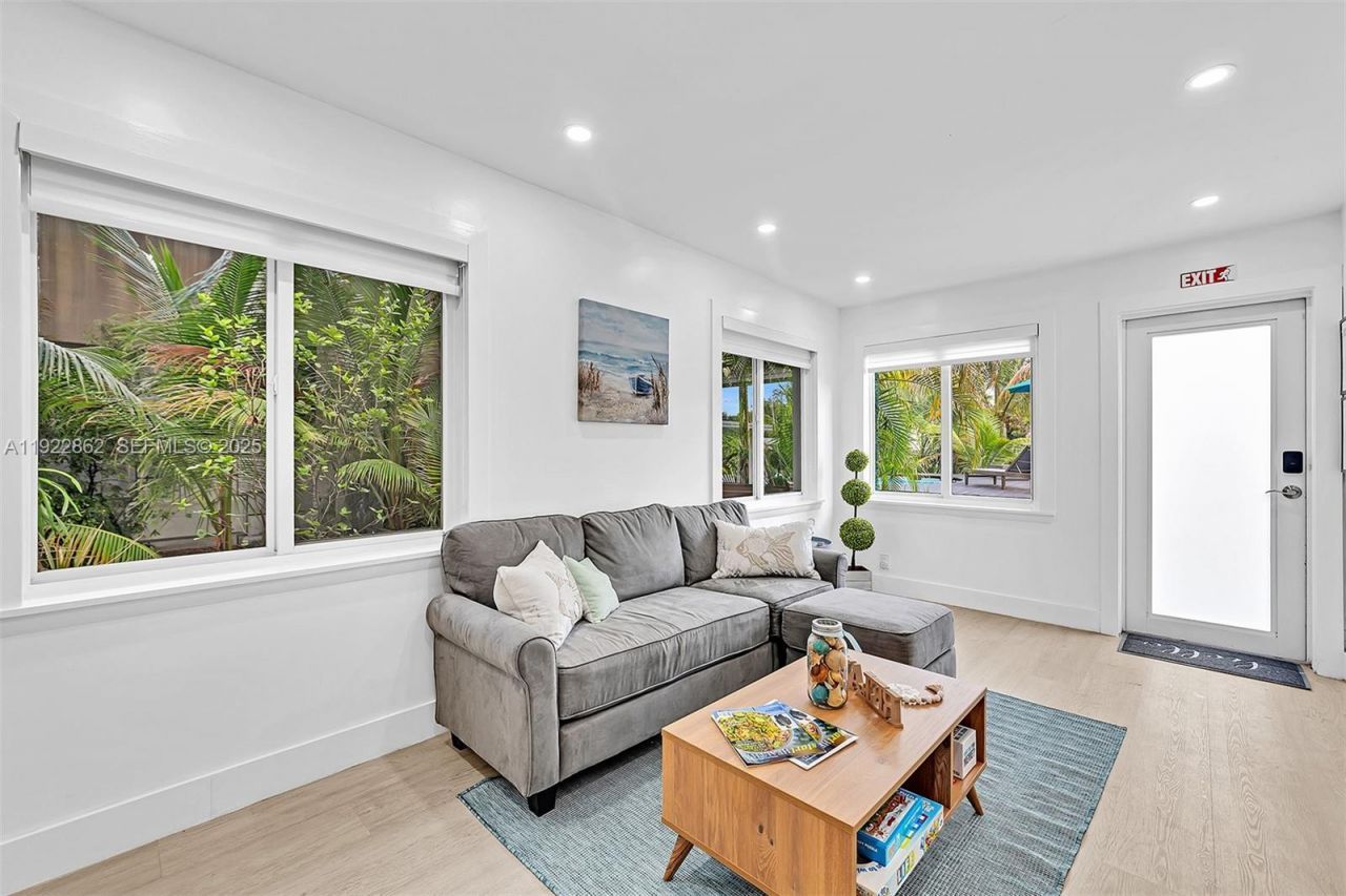 1960 Riverside Dr, Fort Lauderdale, FL 33312 Photo