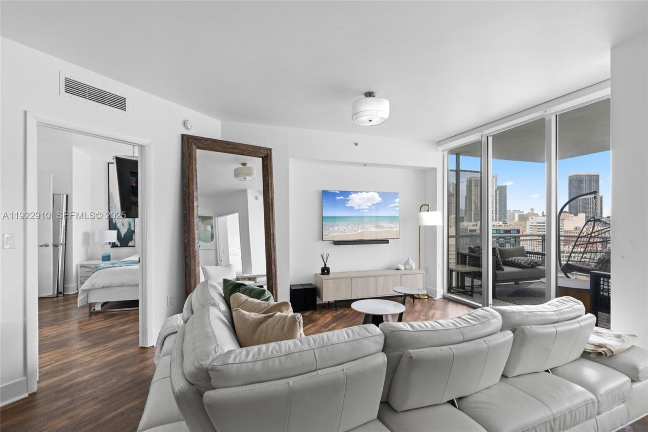 350 S Miami Ave, Unit 1803, Miami, FL 33130 Photo