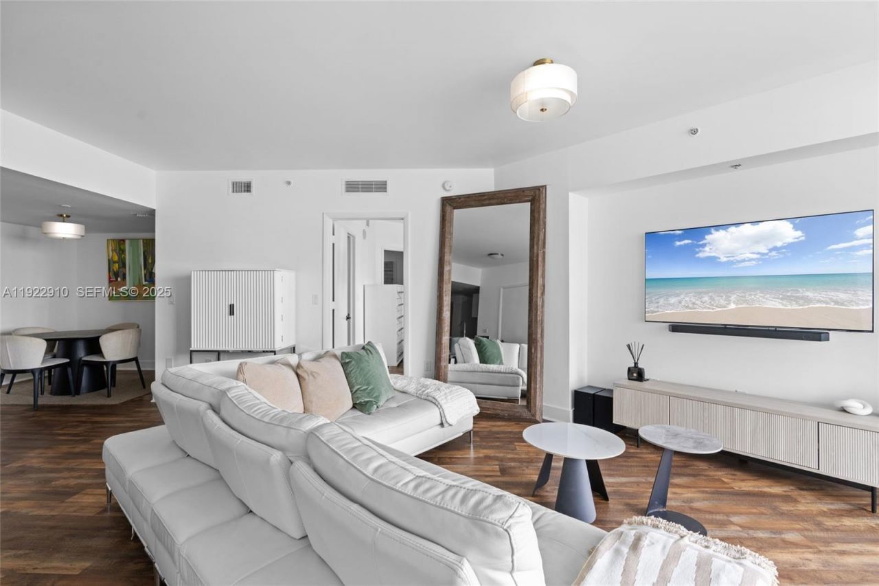 350 S Miami Ave, Unit 1803, Miami, FL 33130 Photo