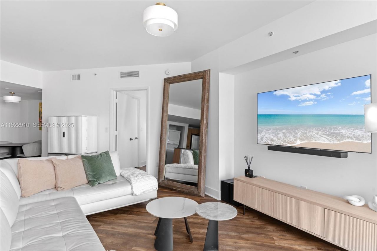 350 S Miami Ave, Unit 1803, Miami, FL 33130 Photo