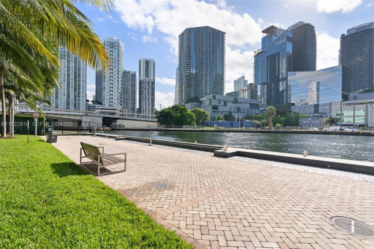 350 S Miami Ave, Unit 1803, Miami, FL 33130 Photo