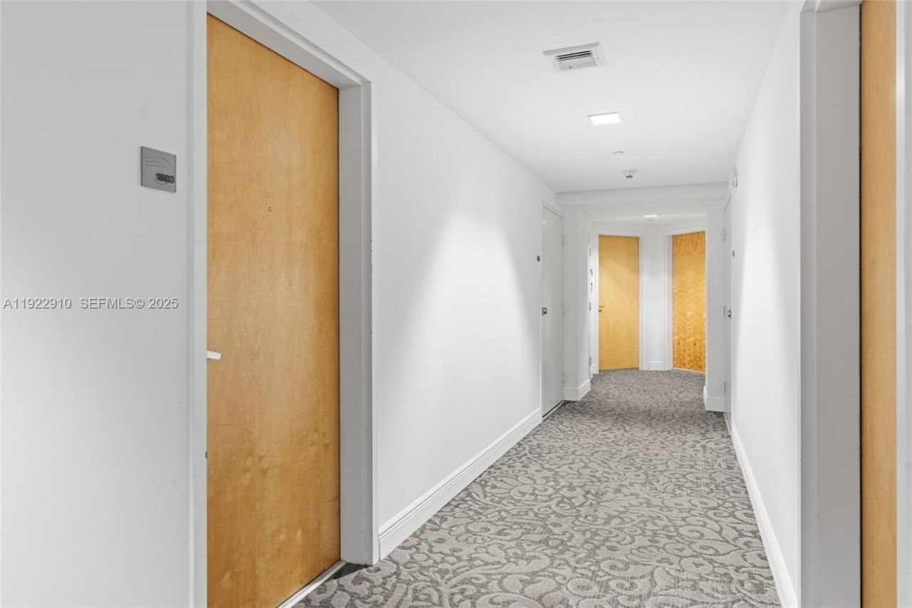 350 S Miami Ave, Unit 1803, Miami, FL 33130 Photo