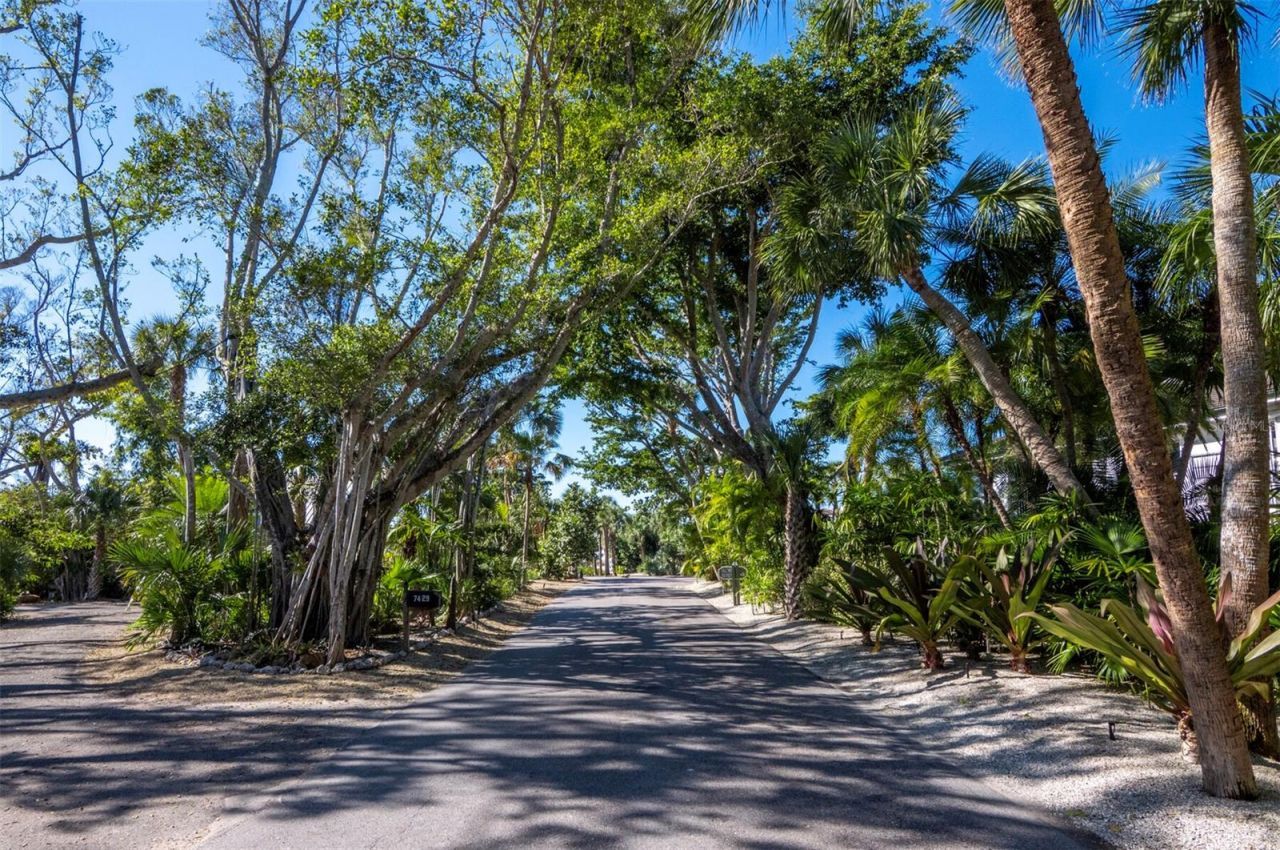 7233 Pine Needle Road, Sarasota, FL 34242 Photo
