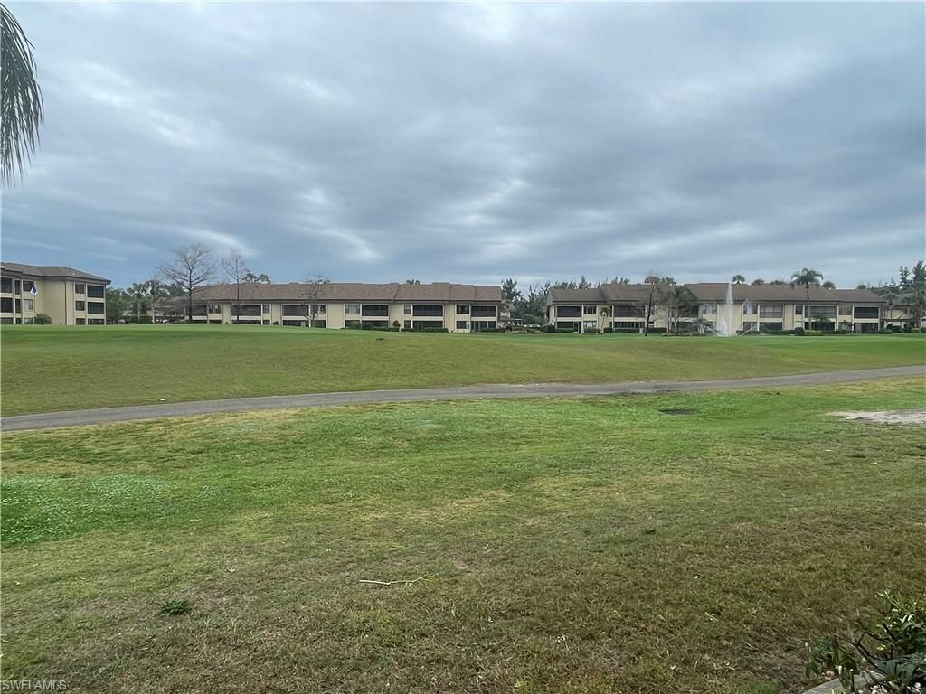 5770 Trailwinds Dr, Unit 211, Fort Myers, FL 33907 Photo