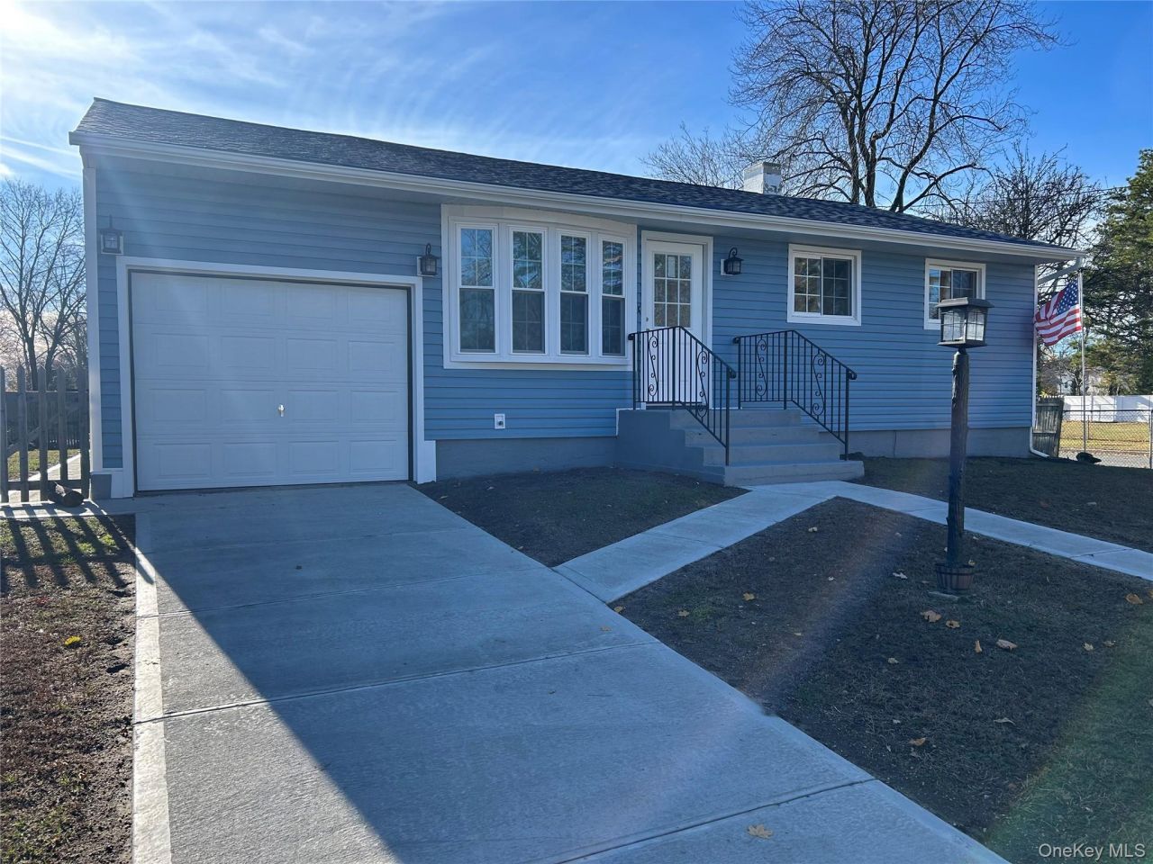 188 Forrest Place, Bay Shore, NY 11706 Main Photo