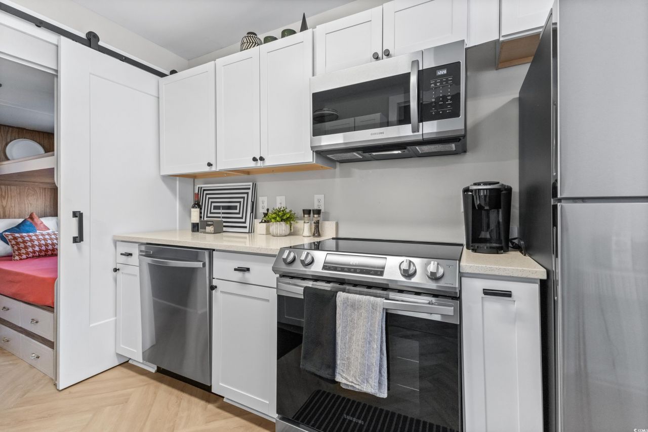 6001 - N45 S Kings Hwy. Photo 17