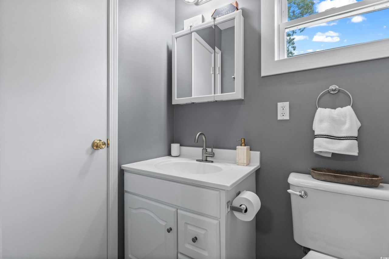 6001 - N45 S Kings Hwy. Photo 21