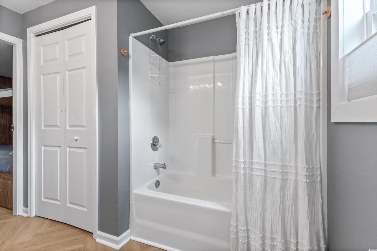 6001 - N45 S Kings Hwy. Photo 25