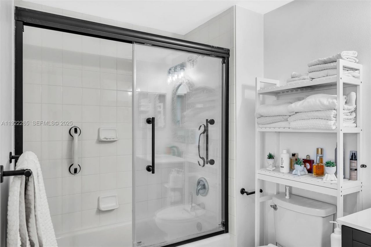 255 Evernia St, Unit 1421, West Palm Beach, FL 33401 Photo