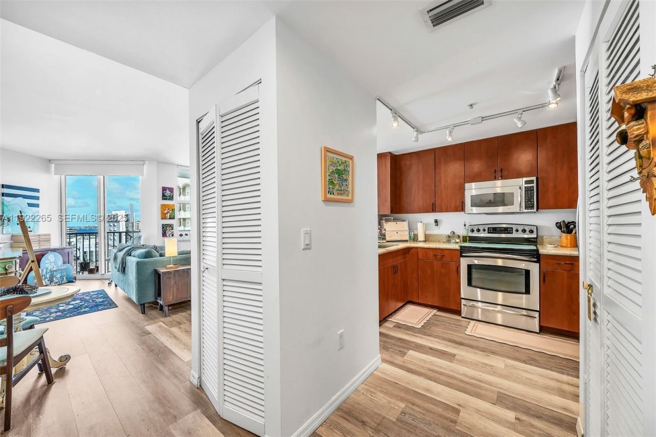 255 Evernia St, Unit 1421, West Palm Beach, FL 33401 Photo