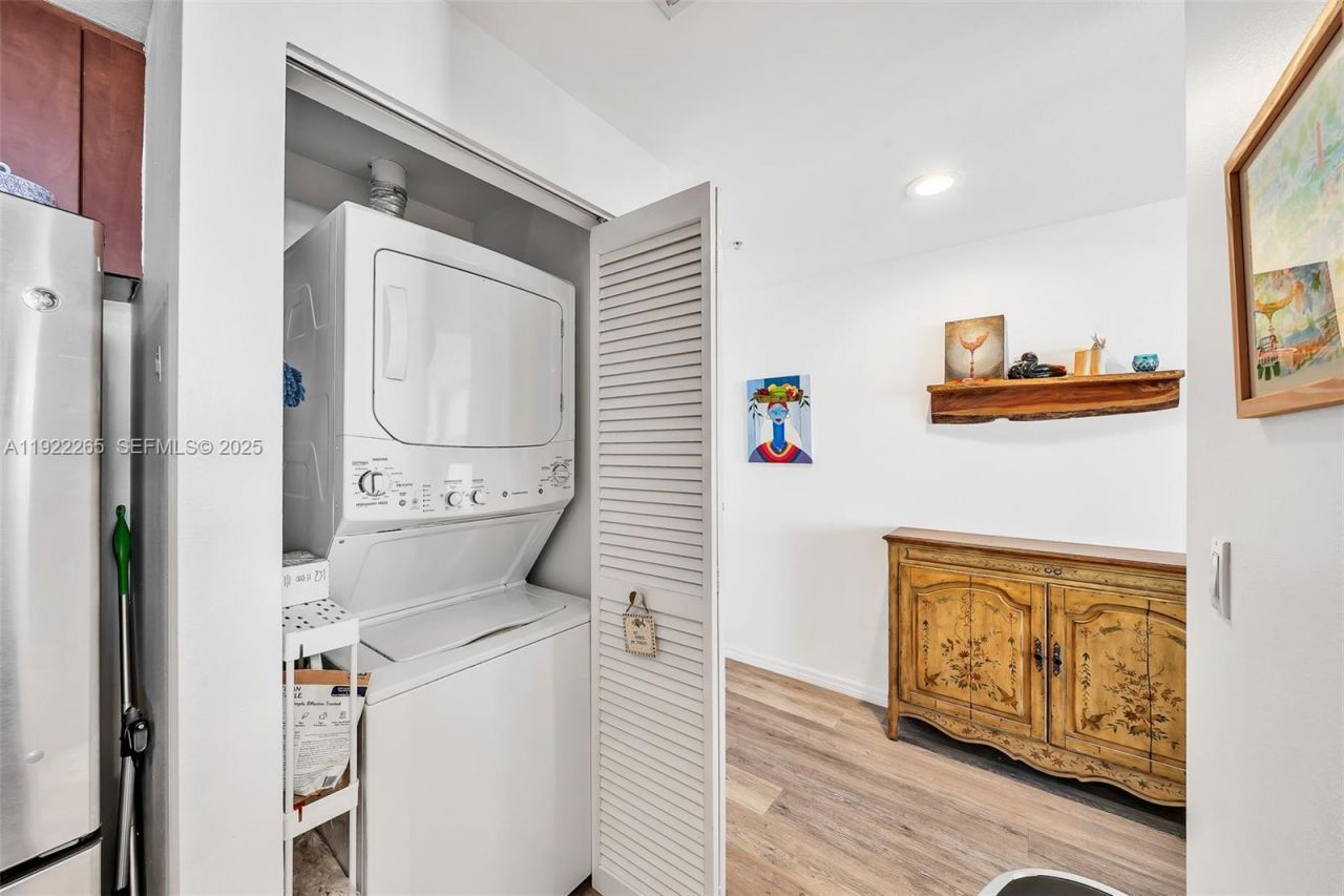 255 Evernia St, Unit 1421, West Palm Beach, FL 33401 Photo