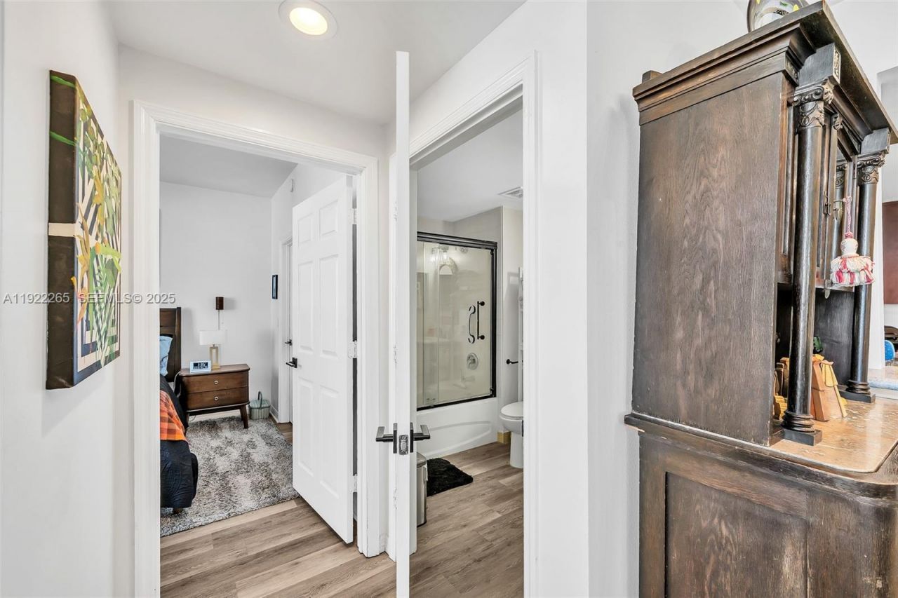 255 Evernia St, Unit 1421, West Palm Beach, FL 33401 Photo