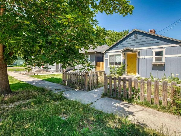 212 S 16th Ave, Caldwell, ID 83605