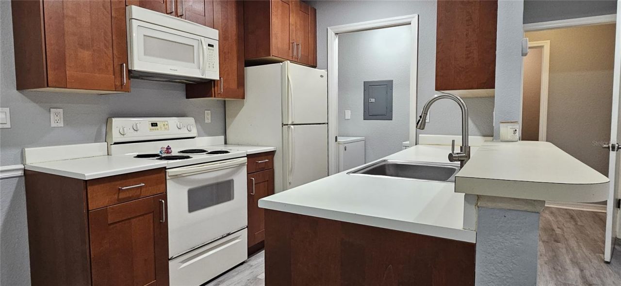 10263 Gandy Boulevard N, Unit 2014, Saint Petersburg, FL 33702 Photo