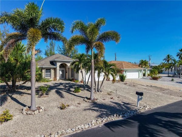 3472 Manatee DR, ST. JAMES CITY, FL 33956