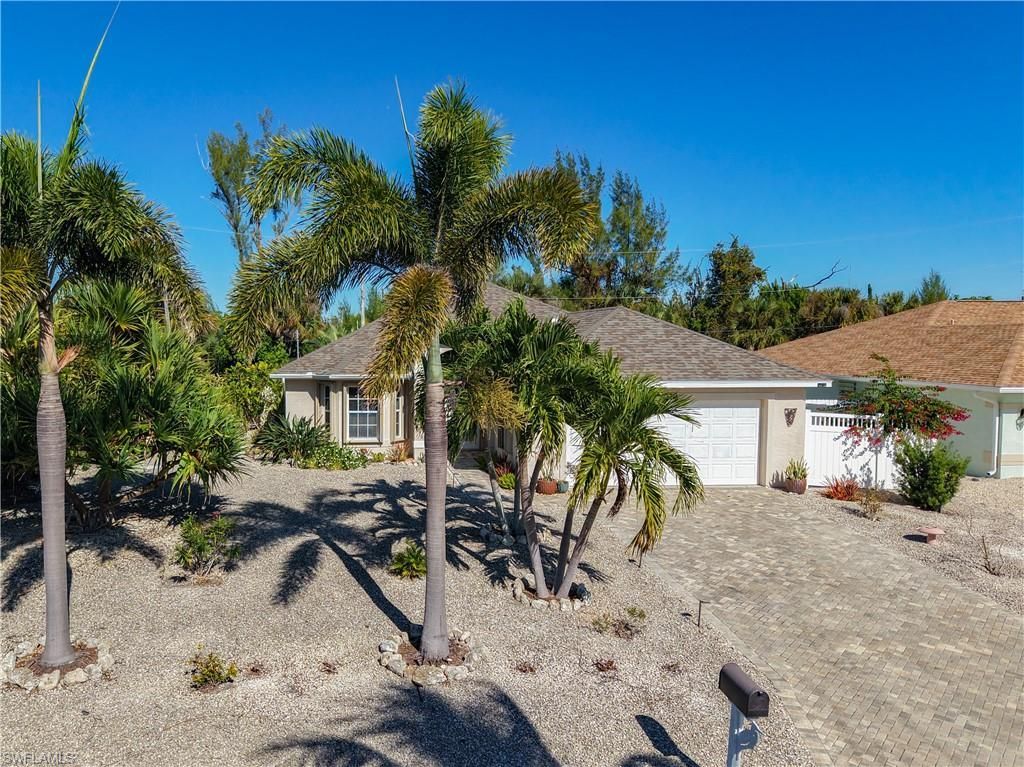 3472 Manatee Dr, Saint James City, FL 33956 Photo